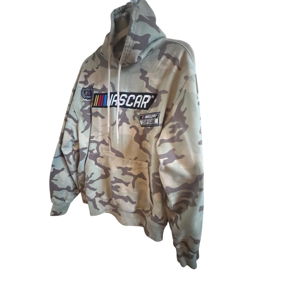 Nascar Cup Series Men's Medium Brown Tan Camo Hooded Sweatshirt Patches Pocket